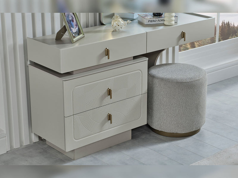 Hisar Bedroom (Queen Frame With Headboard & Dresser With Mirror & Ottoman & 2 Nightstand) - 200-MUM-HIS-150-QUE-SET