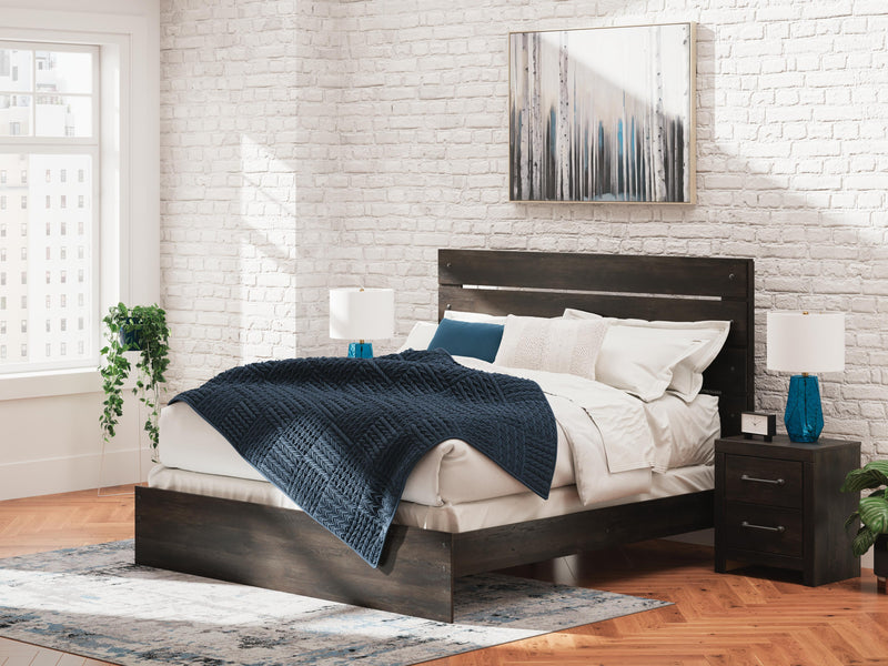 Hollivern King Panel Bed, Dresser and Mirror in Dark Gray - PKG021614