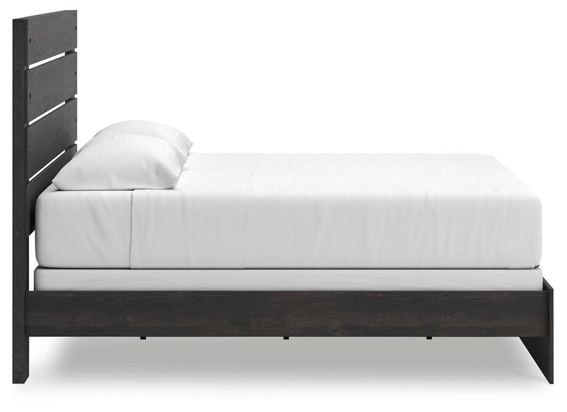 Hollivern King Panel Bed, Dresser, Mirror, Chest and Nightstand in Dark Gray - PKG021619