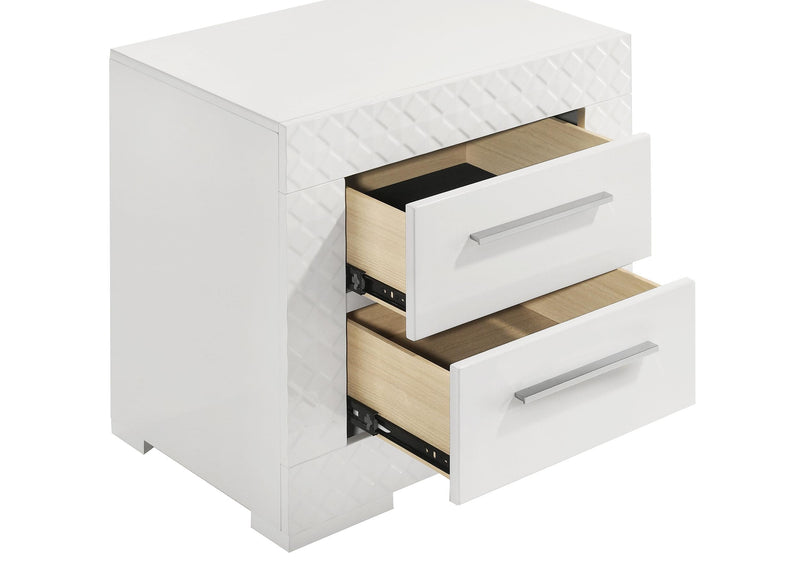 Ives 4-piece Eastern King Bedroom Set White High Gloss - 224941KE-S4