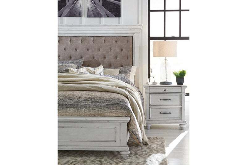 Kanwyn Whitewash Queen Panel Upholstered Bed - Lara FurnitureQueen Bed