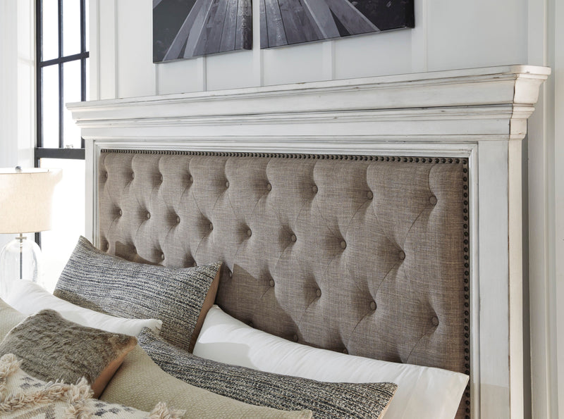 Kanwyn Whitewash Upholstered Panel Bedroom Set - Lara FurnitureBedroom Set