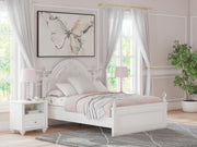 Kozlani White Full Upholstered Panel Bed - PCB1819B6