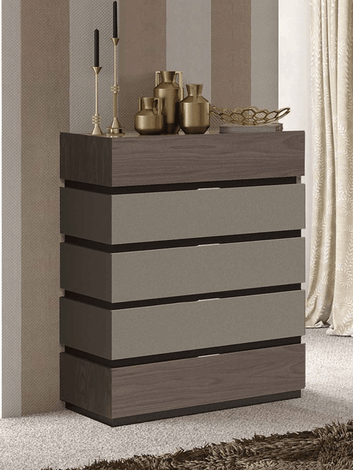 Leo Chest - i25707