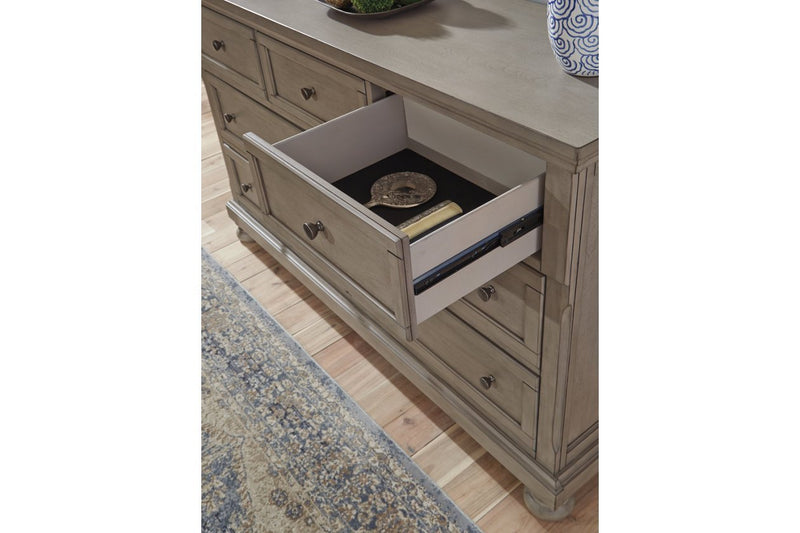 Lettner Light Gray Dresser - Lara FurnitureDresser