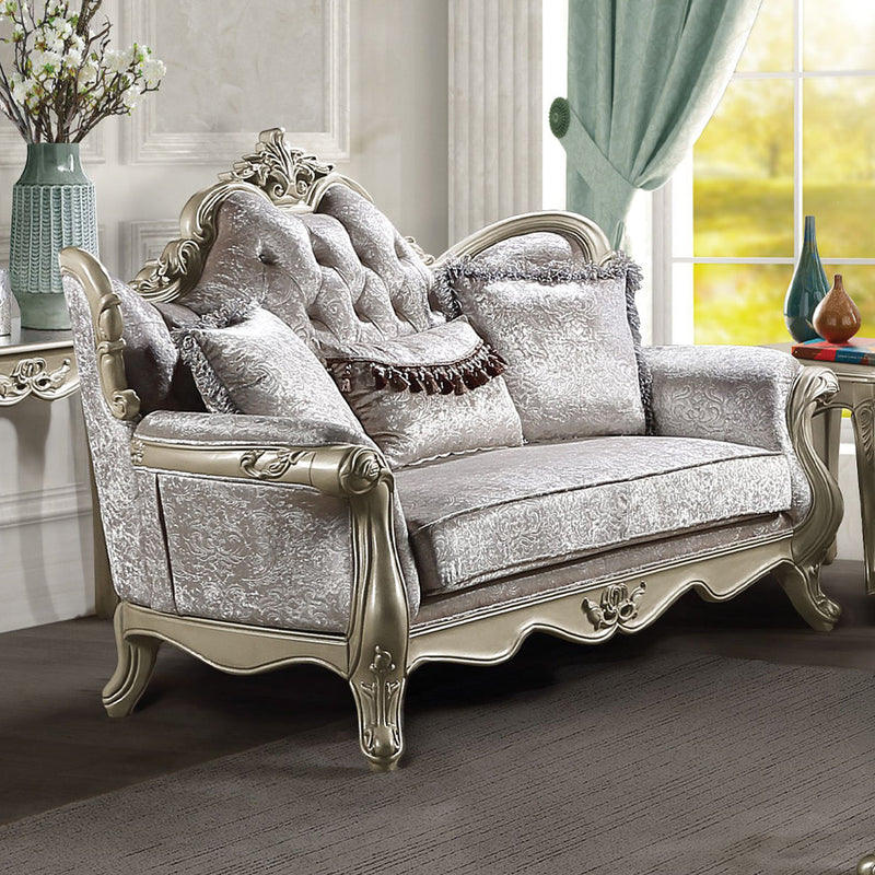 Libertee Loveseat w/3 Pillows - LV03821