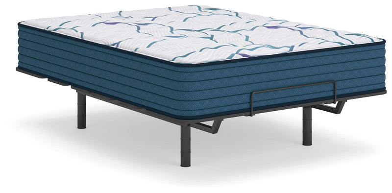 Limited Edition Firm 3.0 White Queen Mattress - M45031