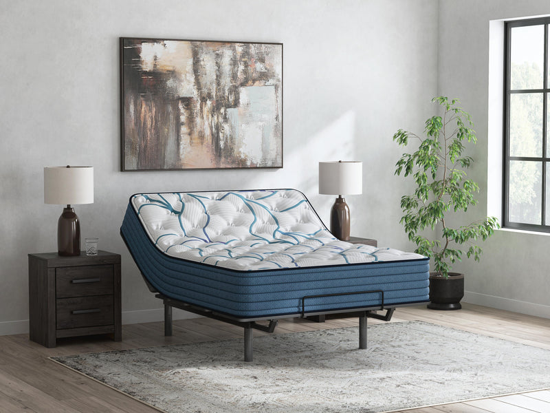 Limited Edition Plush 3.0 White Twin Mattress - M45111