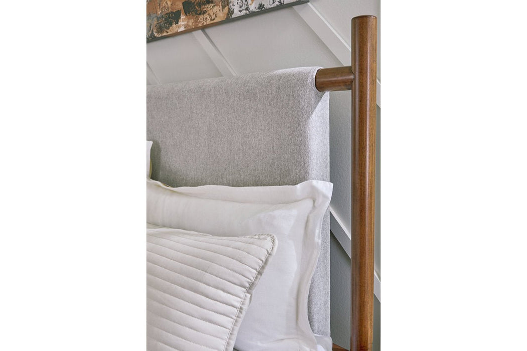 Lyncott Brown Queen Upholstered Panel Bed - Gate FurnitureQueen Bed