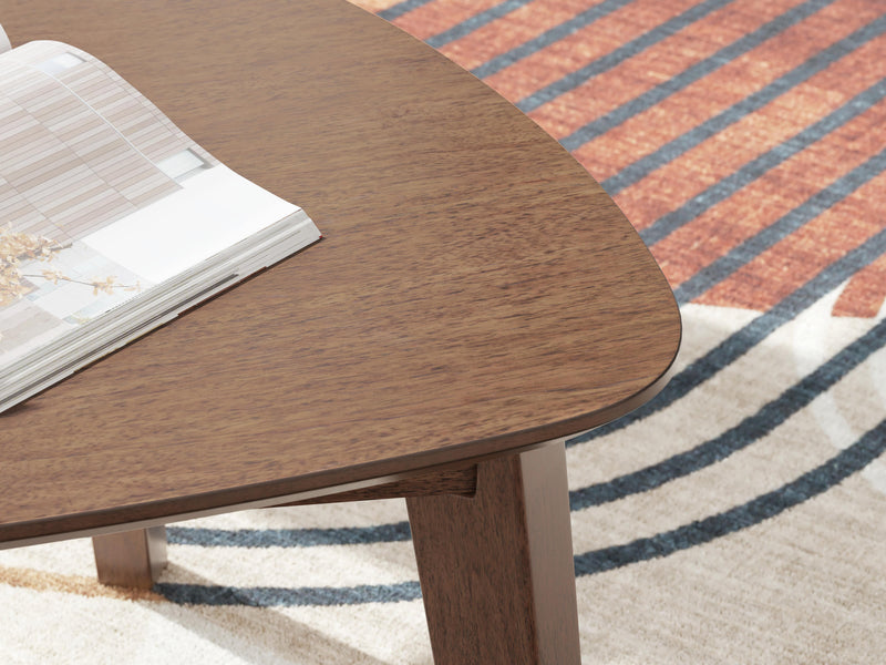 Lyncott Brown Table (Set of 3) - T135-13