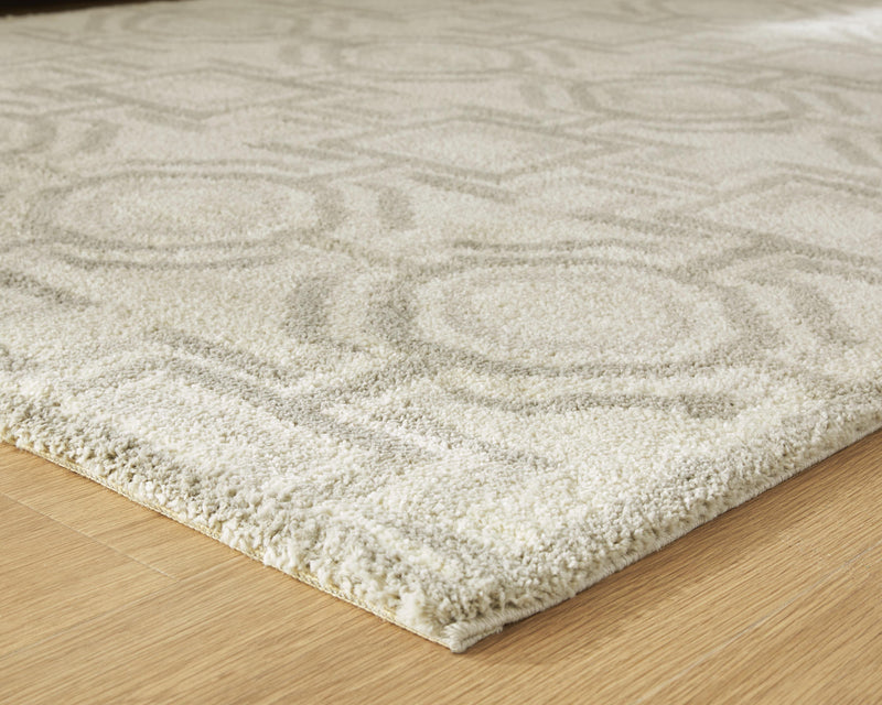 Maconville Ivory/Gray Medium Rug - R407322