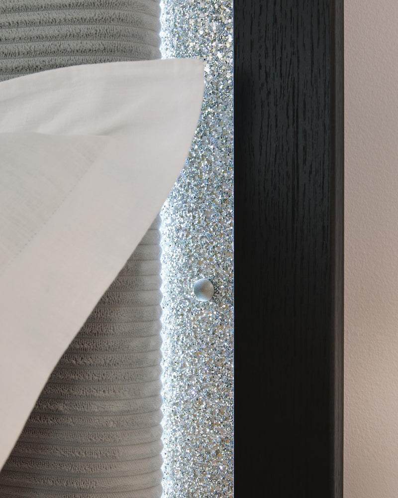 Maeling Black Queen Upholstered Panel Bed - PCB1115B6