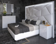 Majesty Bed W/Light Queen - Lara FurnitureQueen Bed