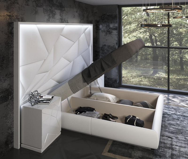 Majesty Bed W/Light Queen - Lara FurnitureQueen Bed