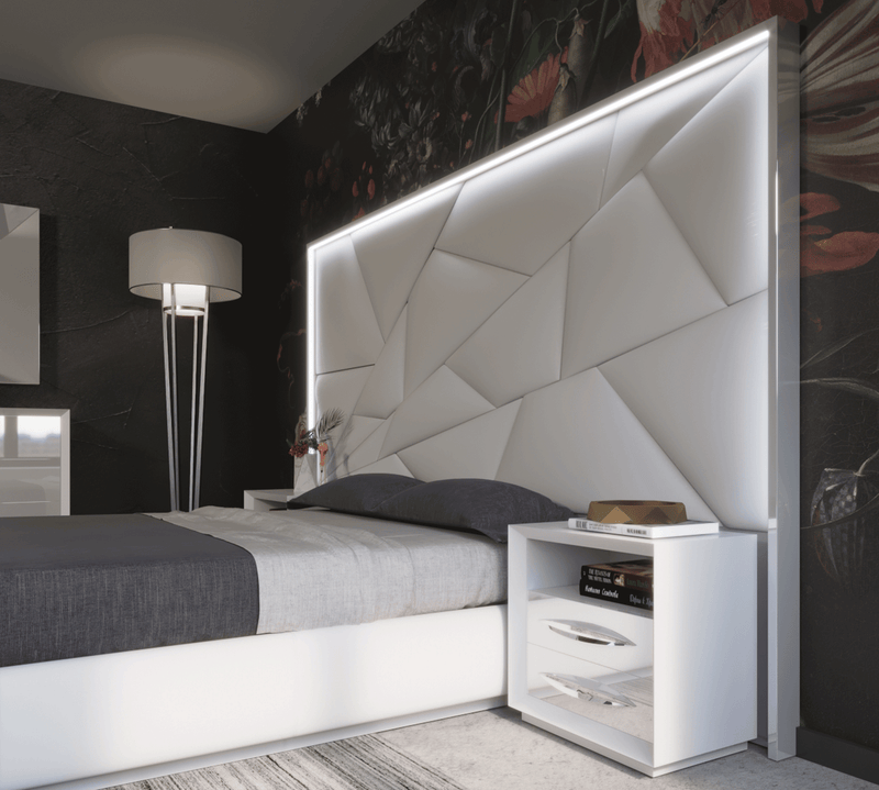Majesty Bedroom W/Light And Carmen Cases Set - Lara FurnitureBedroom Set