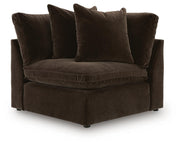 Maxton Heights Bittersweet 8-Piece Sectional - 67807S5
