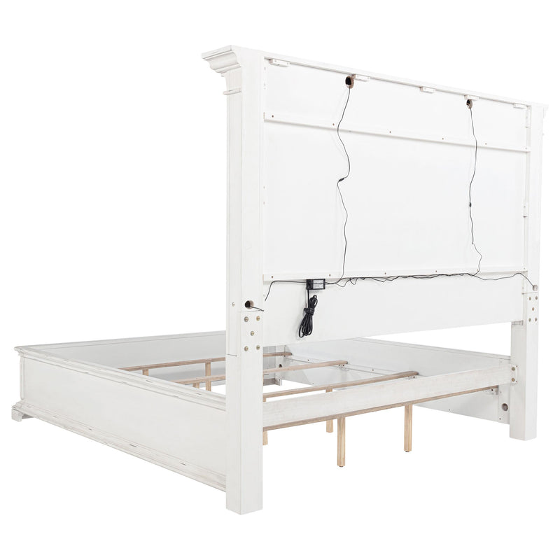McKinney 4-piece Eastern King Bedroom Set Vintage White - 215871KE-S4