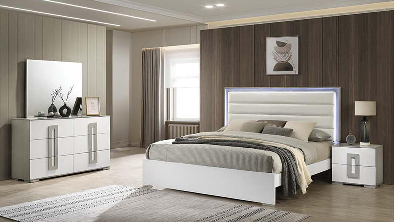 Olivia Queen 4 Pc Bedroom Set in White - Olivia Queen 4 Pc Bedroom Set in White