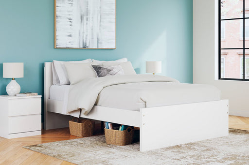 Onita White Queen Platform Bed - Lara FurnitureQueen Bed
