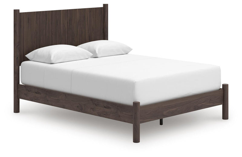 Pamytta Queen Panel Platform Bed, Dresser, Mirror and Nightstand in Brown - PKG022676