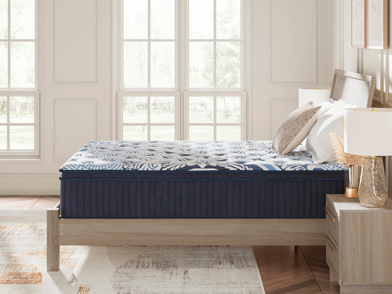 Plush Luxe 2.0 Blue California King Mattress - M49751