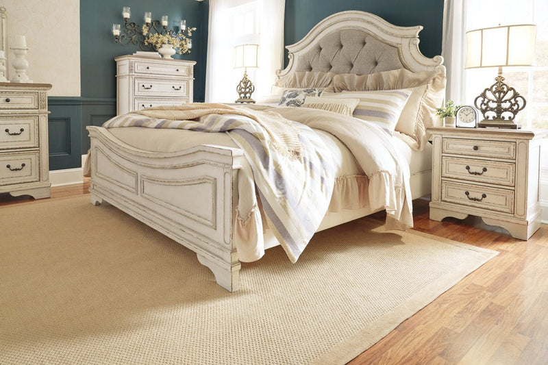 Realyn Chipped White King Upholstered Panel Bed - Lara FurnitureKing Bed
