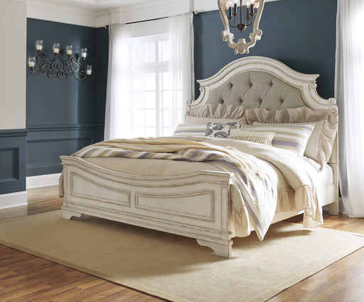 Realyn Chipped White Queen Panel Bed - Gate FurnitureQueen Bed