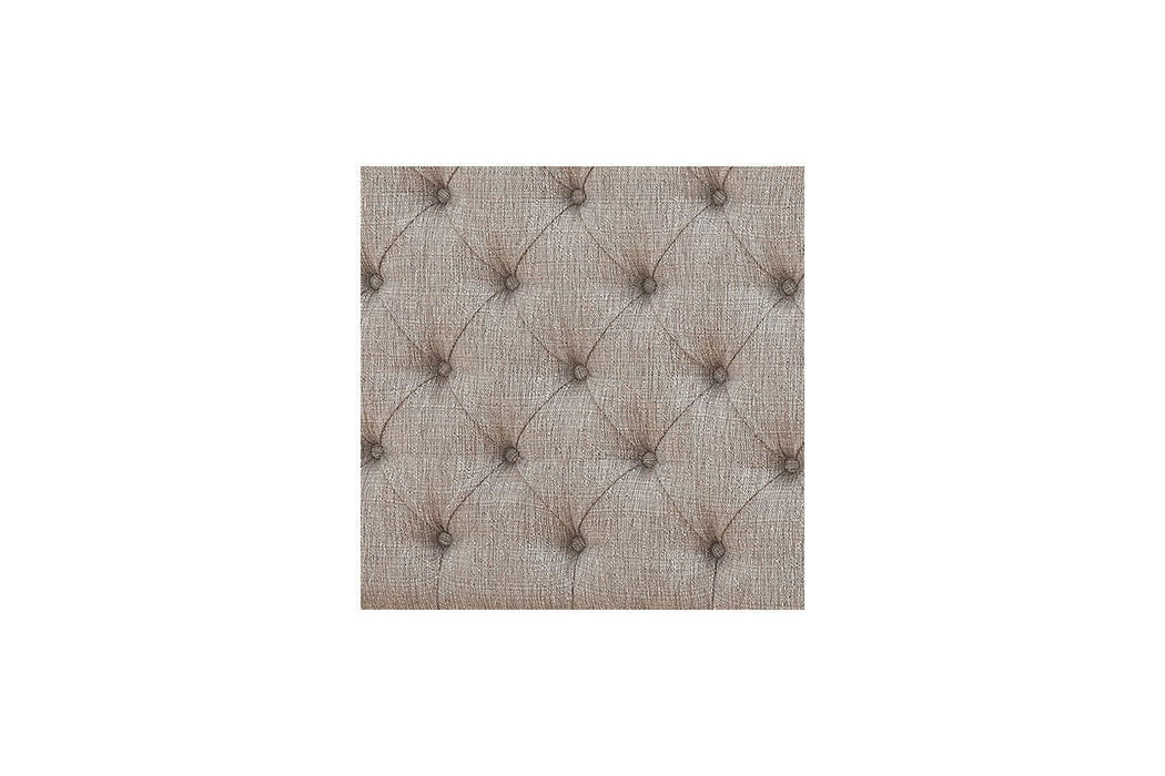 Realyn Chipped White Queen Upholstered Panel Bed - Gate FurnitureQueen Bed