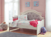Realyn Chipped White Twin Day Bed - B743-80