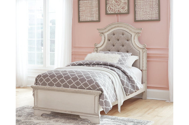 Realyn Chipped White Twin Panel Bed - Lara FurnitureTwin Bed