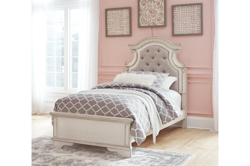 Realyn Chipped White Twin Panel Bed - Lara FurnitureTwin Bed