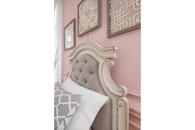 Realyn Chipped White Twin Panel Bed - Lara FurnitureTwin Bed