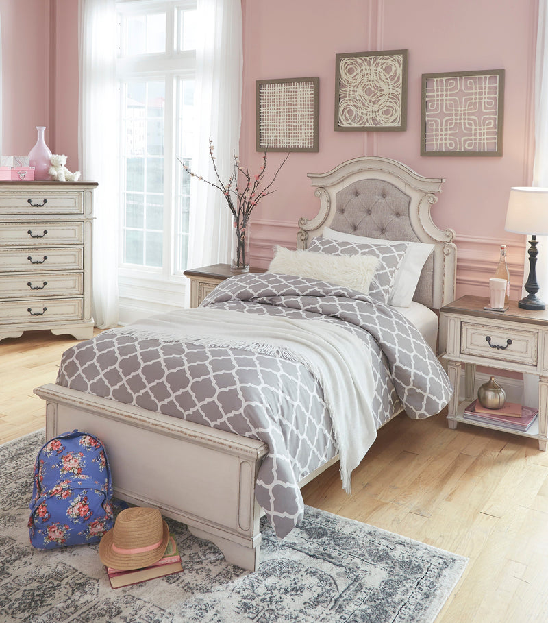 Realyn Chipped White Upholstered Panel Youth Bedroom Set - Lara FurnitureYouth Bedroom Set