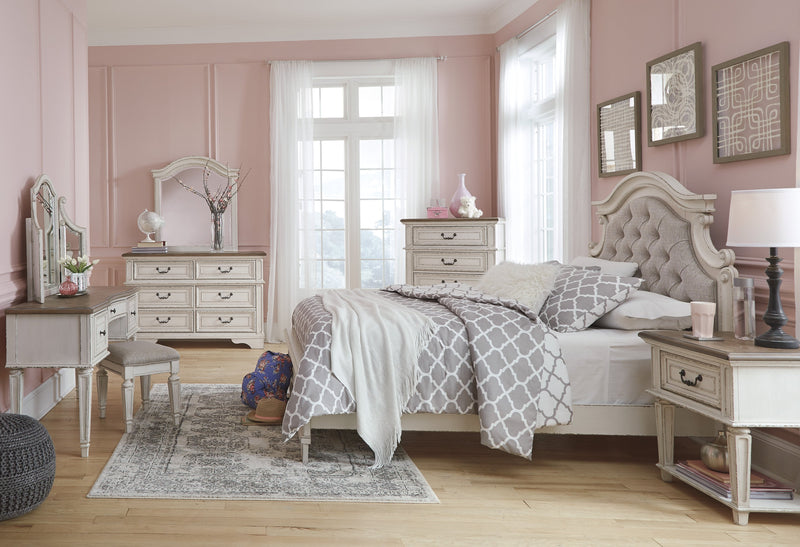 Realyn Chipped White Youth Upholstered Bedroom Set - Lara FurnitureYouth Bedroom Set