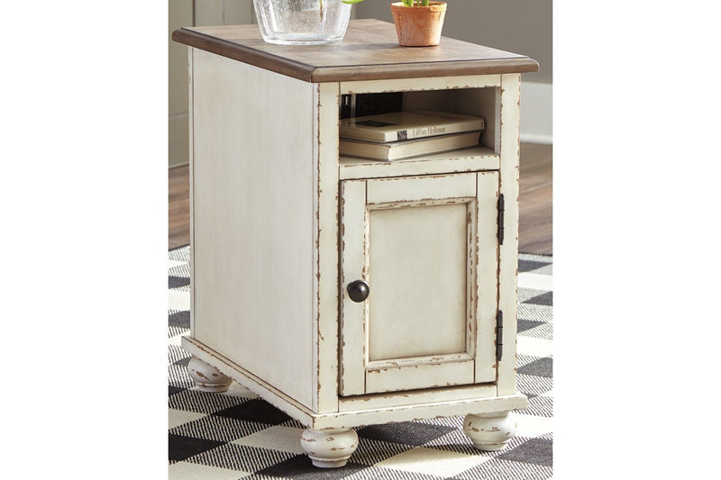 Realyn White/Brown Chairside End Table - Lara FurnitureEnd Table Chair Side