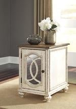 Realyn White/Brown Chairside End Table - Lara FurnitureEnd Table Chair Side