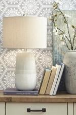 Shavon Beige/White Table Lamp - Lara FurnitureTable Lamp