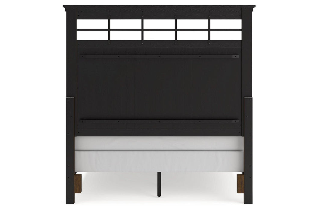 Shawbeck Dark Brown Queen Panel Bed - Gate FurnitureQueen Bed