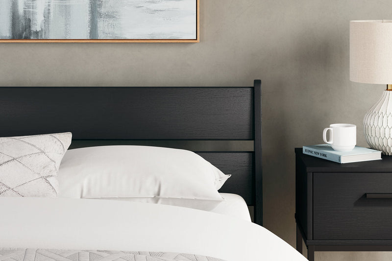 Socalle Black Queen Panel Platform Bed - Lara FurnitureQueen Bed