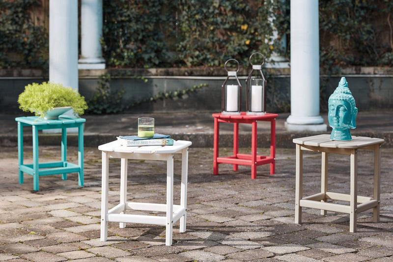 Sundown Treasure Grayish Brown End Table - Lara FurnitureTable