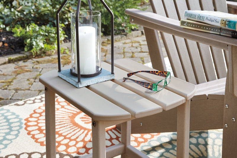 Sundown Treasure Grayish Brown End Table - Lara FurnitureTable