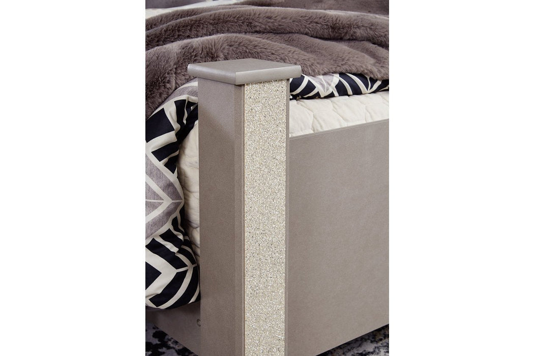 Surancha Gray Queen Poster Bed - Gate FurnitureQueen Bed