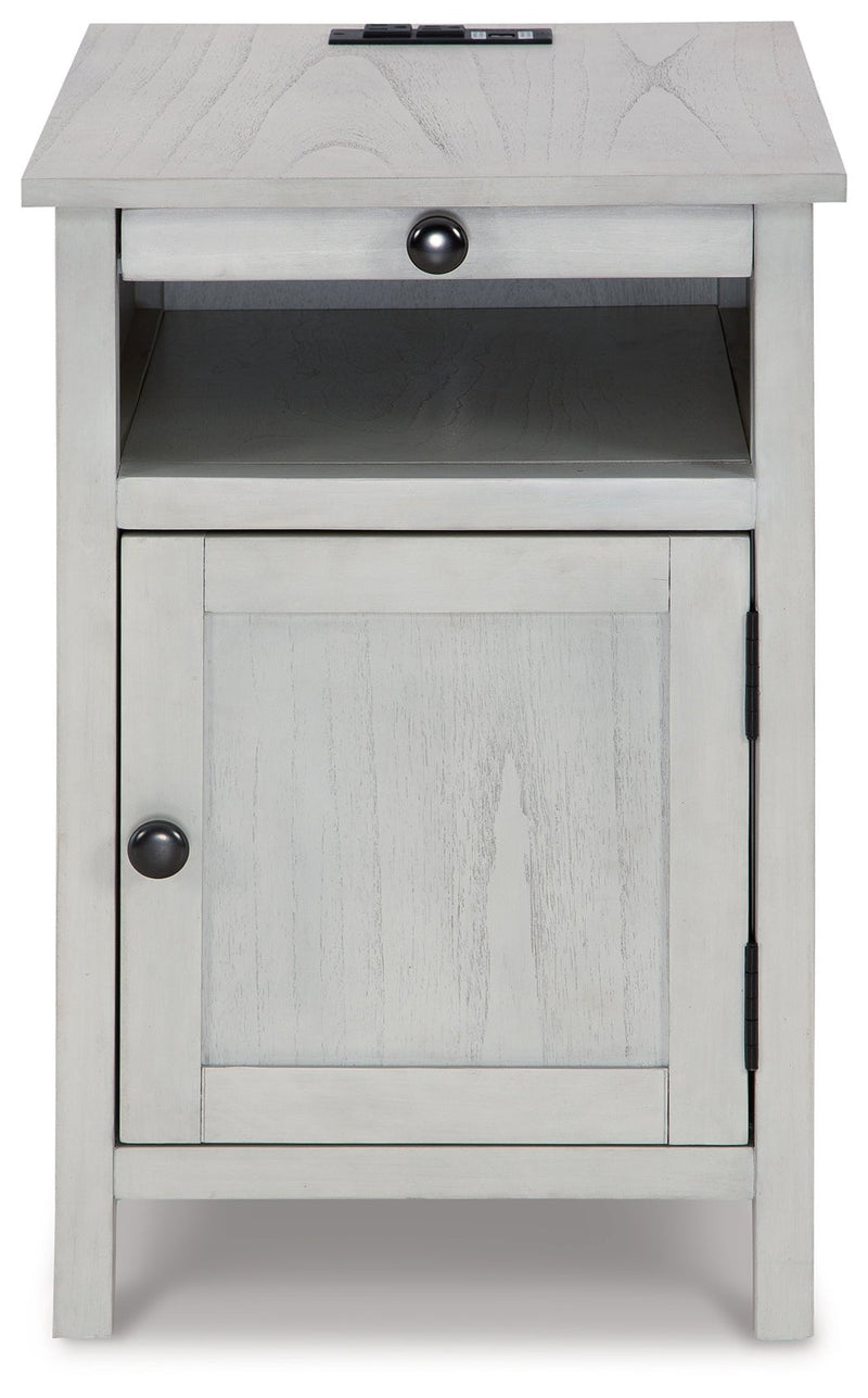 Treytown Chairside End Table - Lara FurnitureEnd Table Chair Side