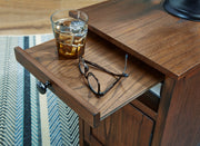 Treytown Chairside End Table - Lara FurnitureEnd Table Chair Side