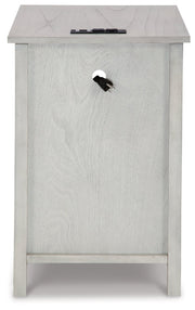 Treytown Chairside End Table - Lara FurnitureEnd Table Chair Side