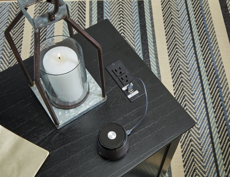 Treytown Chairside End Table - Lara FurnitureEnd Table Chair Side