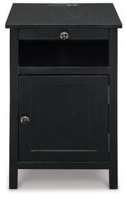 Treytown Chairside End Table - Lara FurnitureEnd Table Chair Side