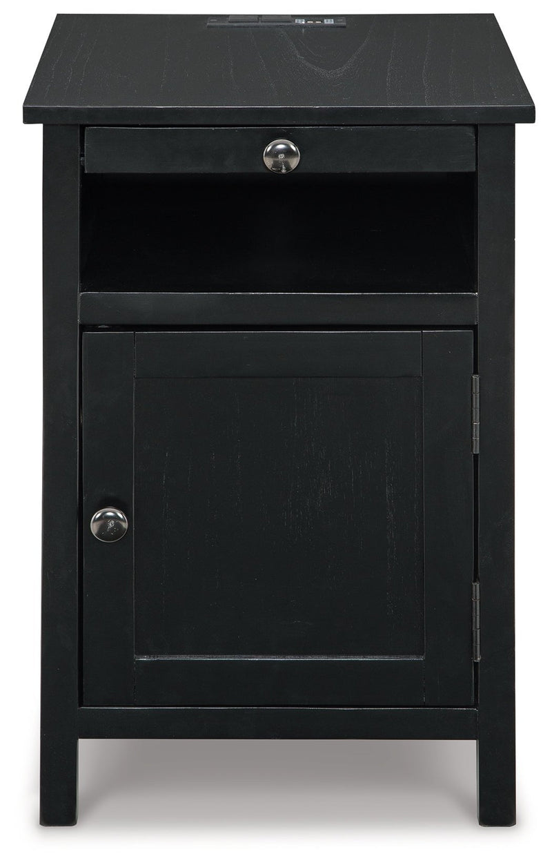 Treytown Chairside End Table - Lara FurnitureEnd Table Chair Side