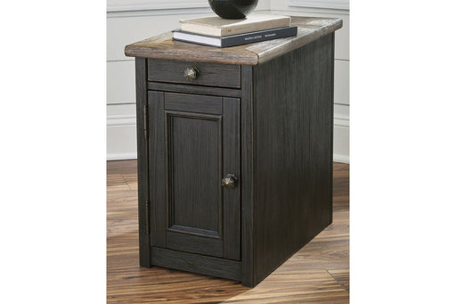 Tyler Creek Grayish Brown/Black Chairside End Table with USB Ports & Outlets - Gate FurnitureEnd Table Chair Side