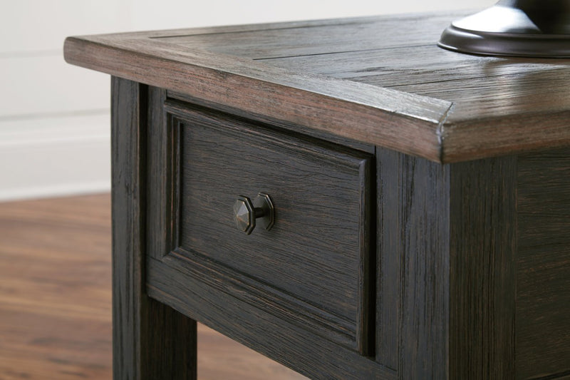 Tyler Creek Grayish Brown/Black End Table - Lara FurnitureEnd Table